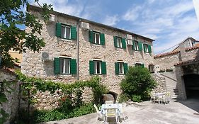 Malin Guesthouse